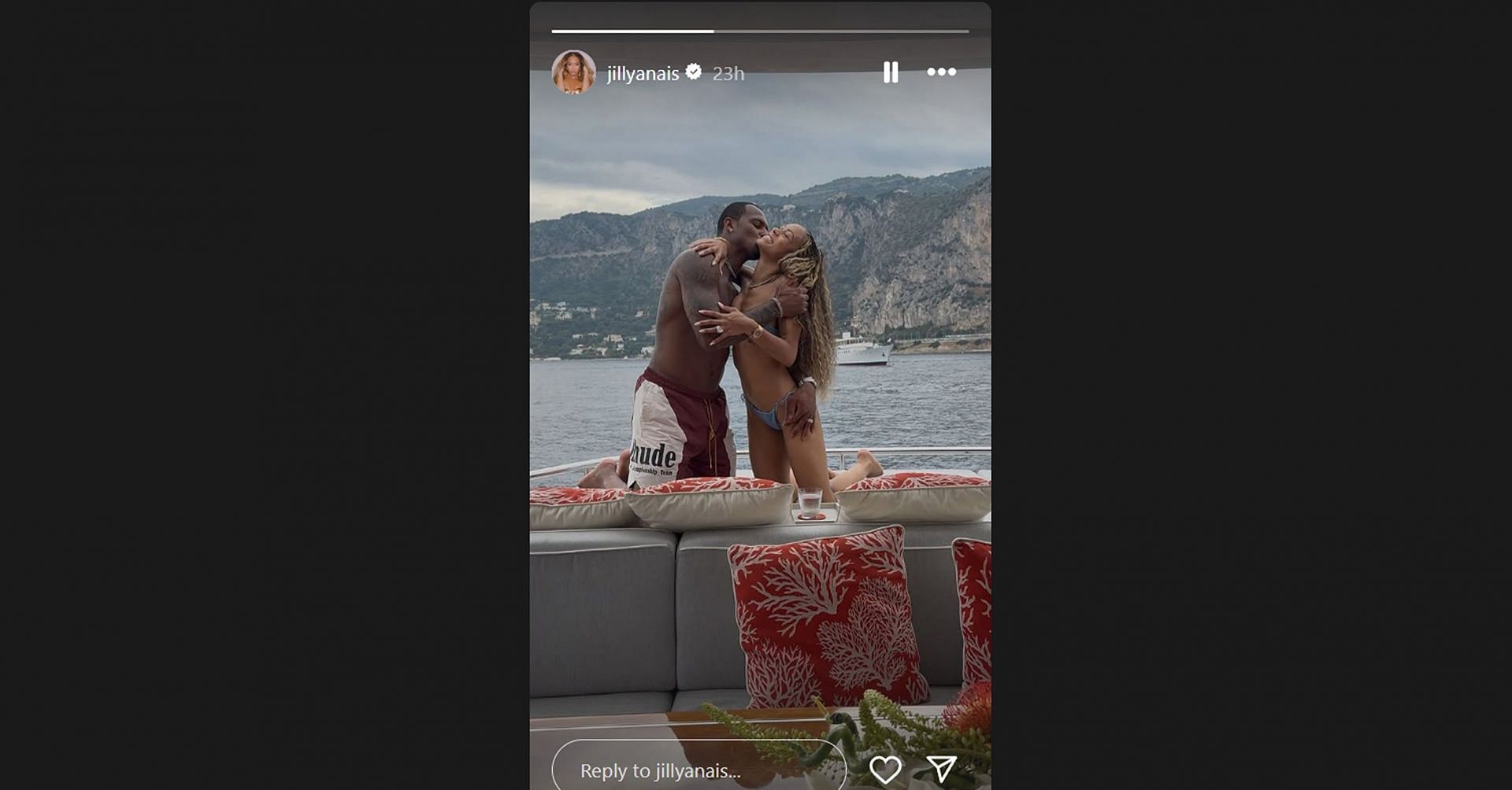 Deshaun Watson and wife Jilly share an intimate moment after sailing to a romantic honeymoon/@jillyanais